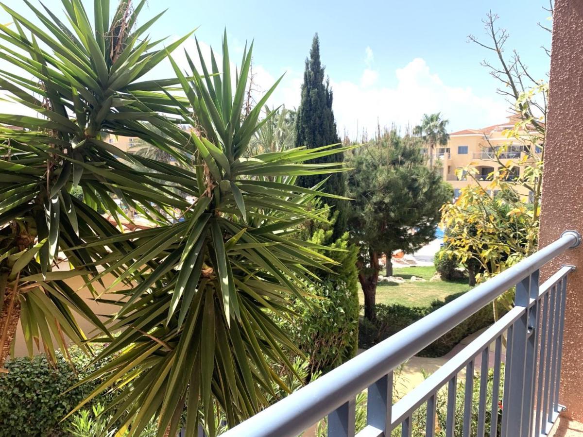 Limnaria Gardens Two Bedroom Apartment With Balcony Pafos Exterior foto
